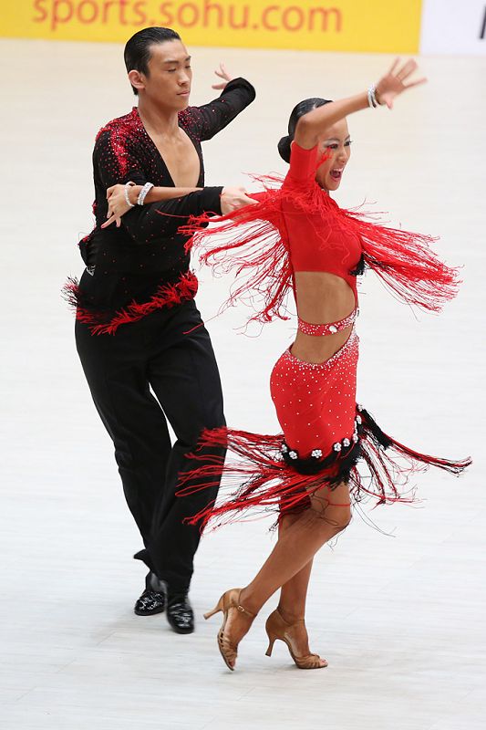 临沂大学体育与健康学院揽获大学生体育舞蹈锦标赛双冠(图1)