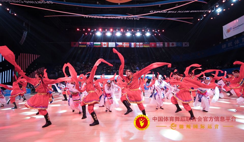 燃爆了!直击重庆街舞少年的“炫技”现场!(图1)