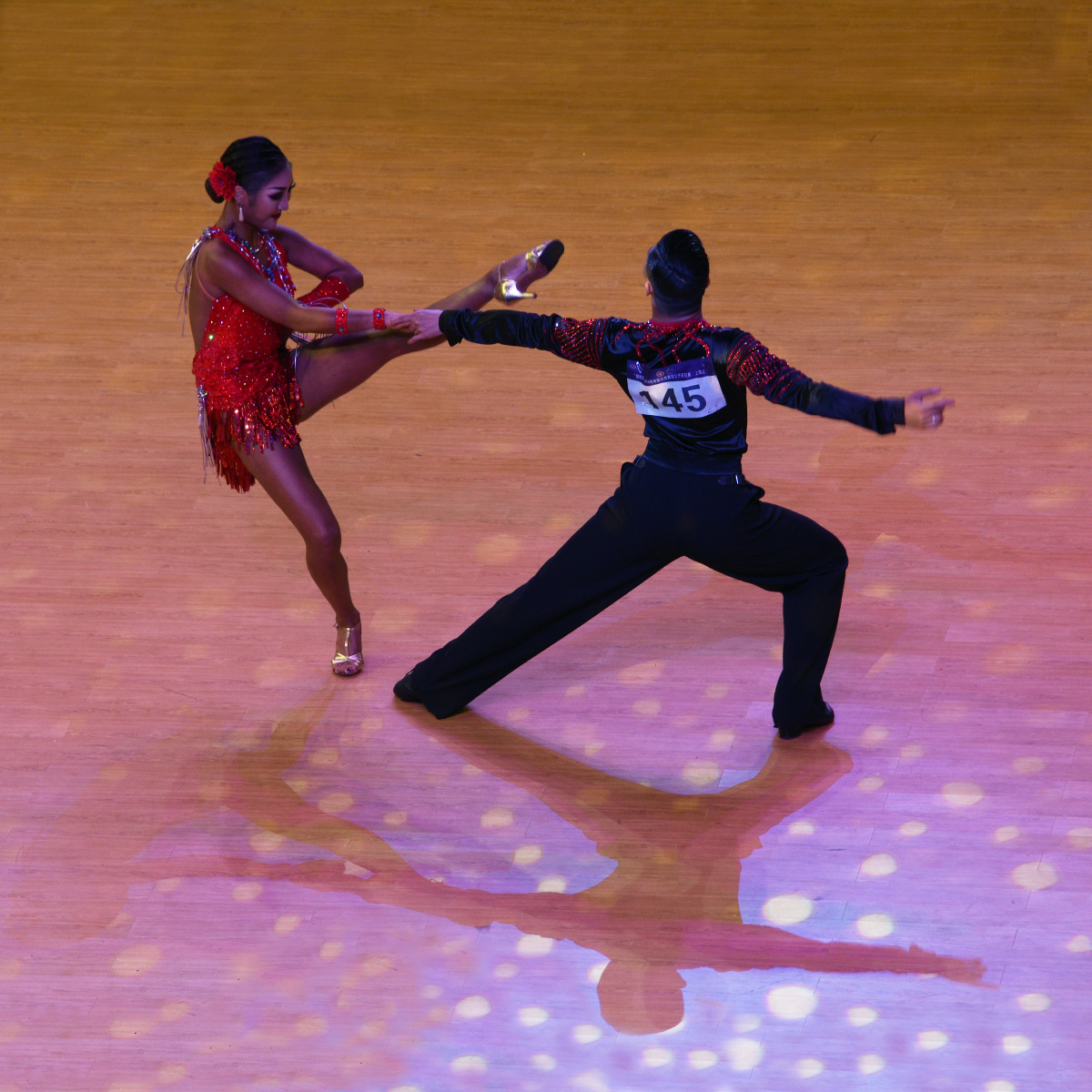 中国体育舞蹈冠军之夜——致敬每一位拼搏的舞者(图1)