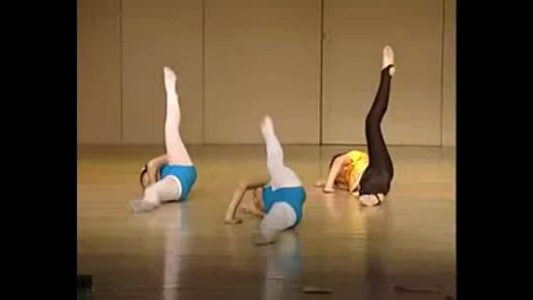 狐厂大拷问｜秦岚透露为马年春晚舞台努力练习畅想北斗七行重聚要去埃及(图1)